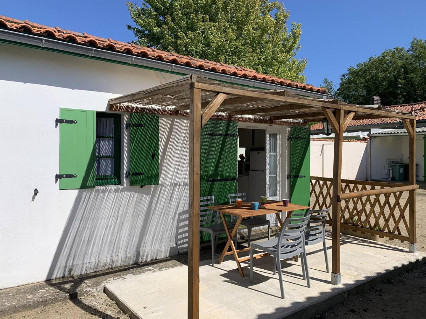 St Georges De Didonne - Agreable Petite Maison Avec Cour - 1 Chambre 생죠지드디돈느 외부 사진